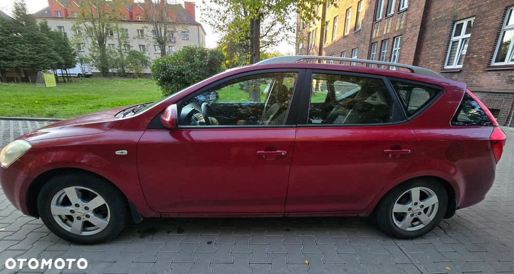 Kia Ceed - 5