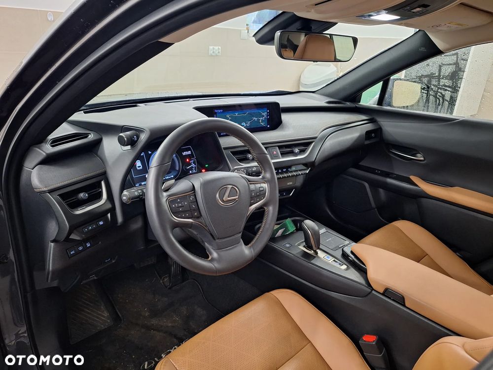 Lexus UX 300e Executive Line - 5