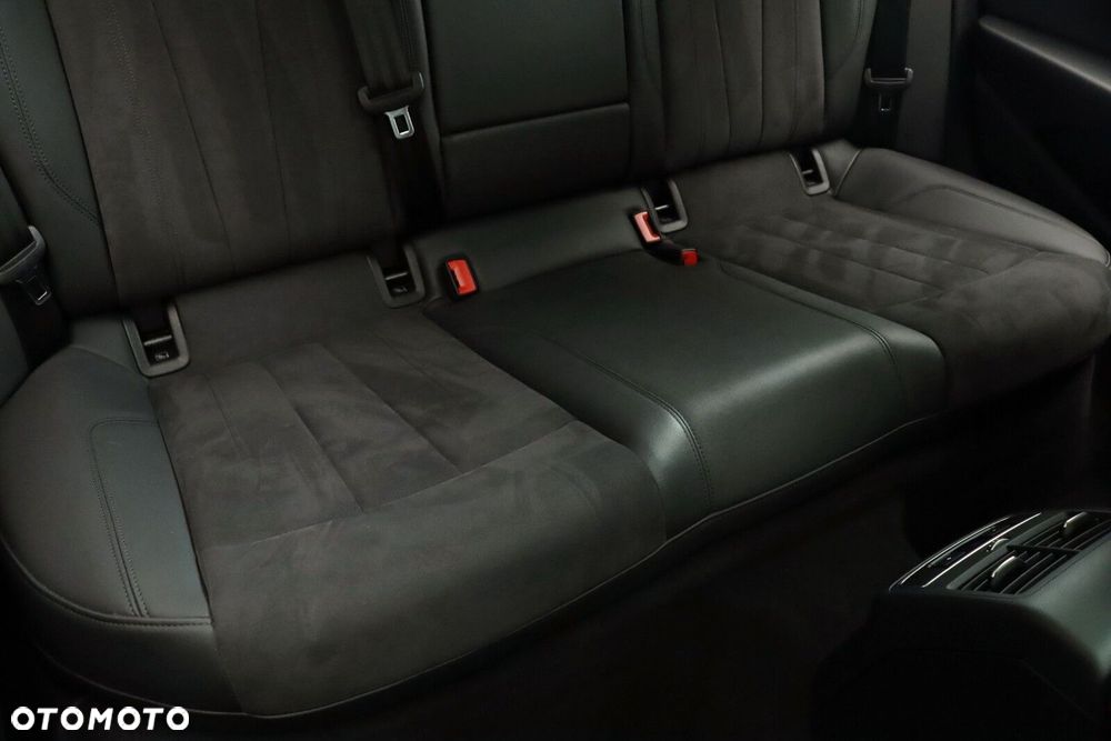 Audi A4 Limousine - 14