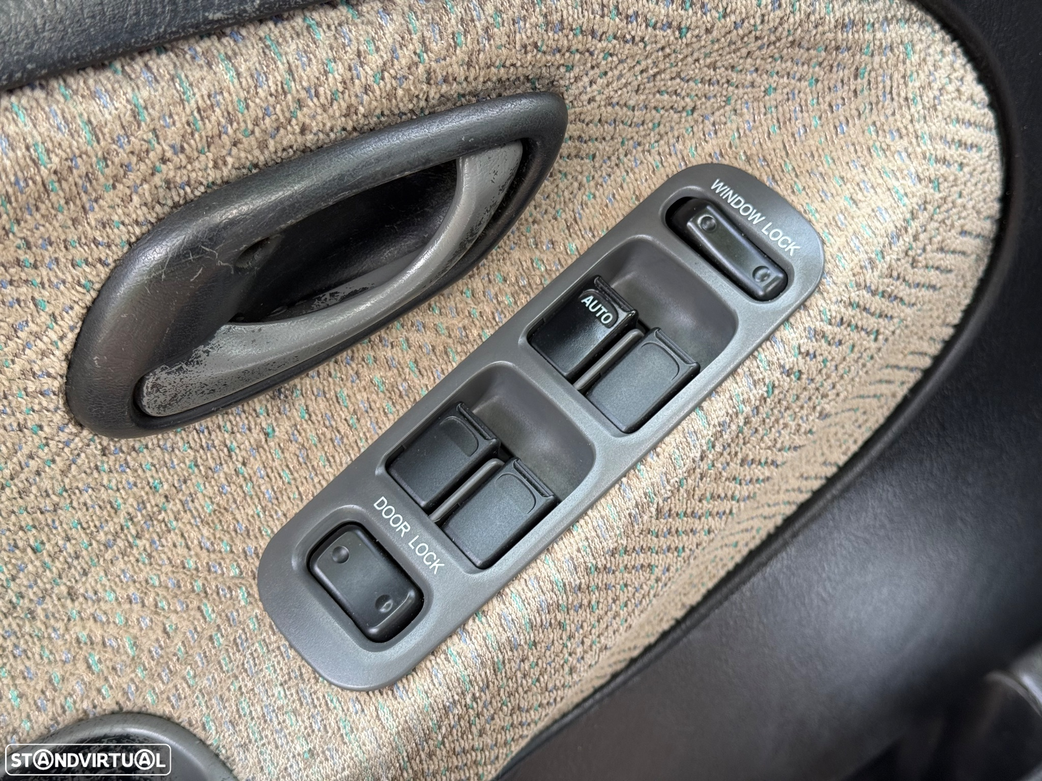 Suzuki Grand Vitara Metal Top 2.0 TDi - 12