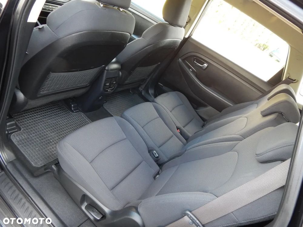 Kia Carens 1.7 CRDi Spirit - 11