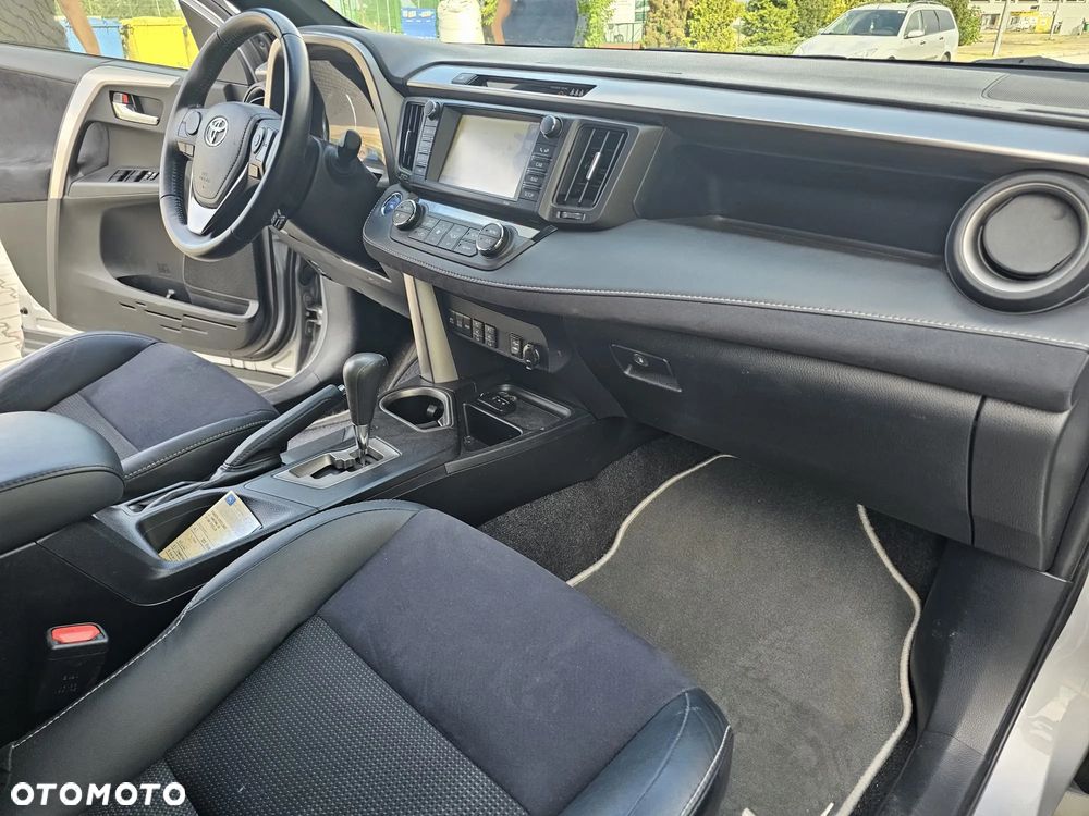 Toyota RAV4 - 11
