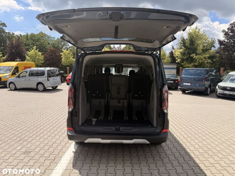 Ford Tourneo Custom - 21