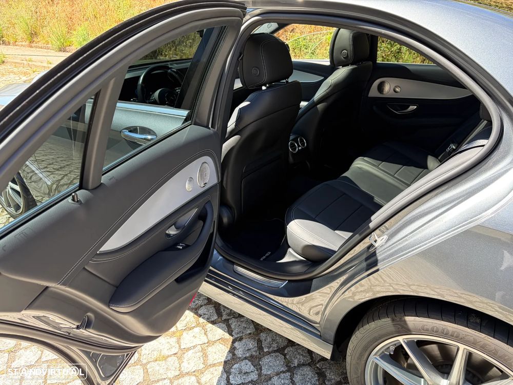 Mercedes-Benz E 300 de 4Matic 9G-TRONIC AMG Line - 15
