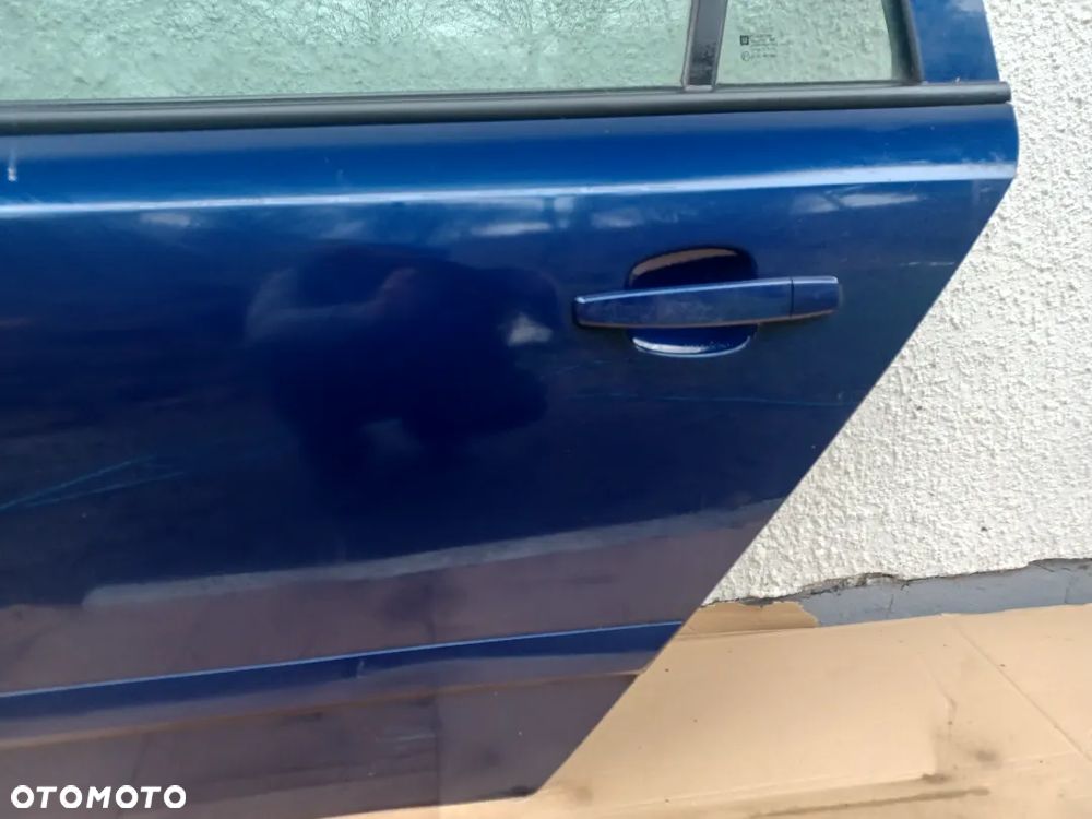 DRZWI TYLNE LEWE ASTRA H KOMBI Z21B - 8