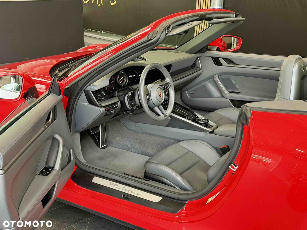 Porsche 911 Carrera - 14
