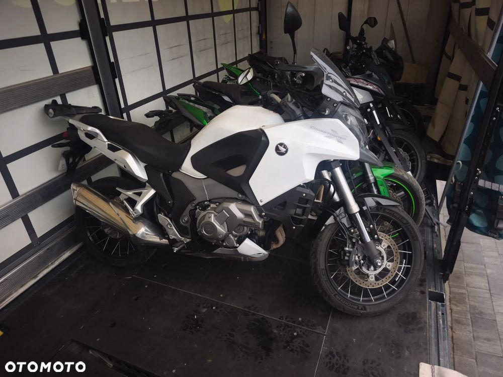 Honda VFR - 36