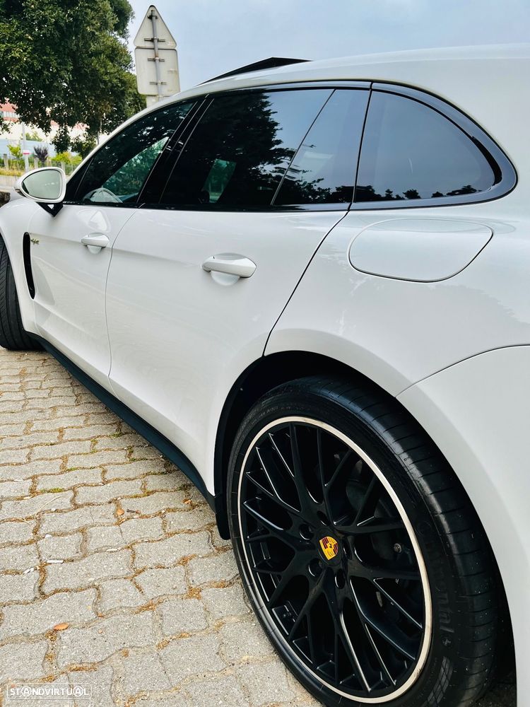 Porsche Panamera 4 E-Hybrid - 6