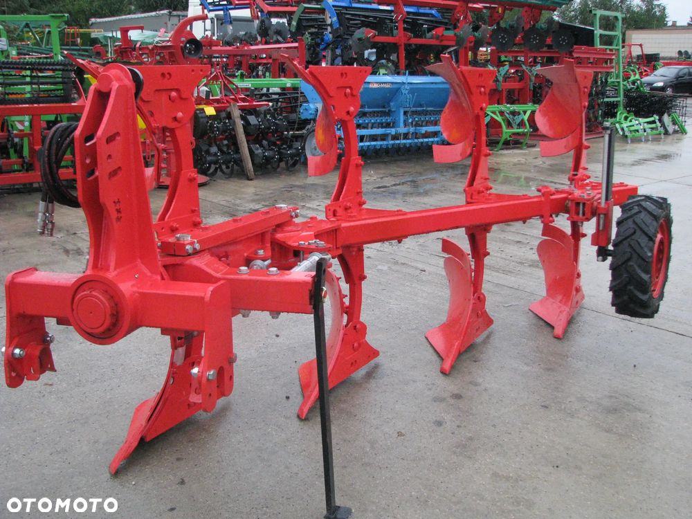 Akpil Pług obrotowy KM-180HP, KM-80R, Mix-Due, KM-80, Euro-Masz PO-4, POM4,  Bomet U-064/1, Pług jednobelkowy Akpil Mix-40, Wirax U018, Euro-Masz PJ4, PJR-4, PJM-4, Pług zagonowy - ramowy Akpil CZH350, CZH400, Euro-Masz Atlas PZ-3, PZ4 - 25