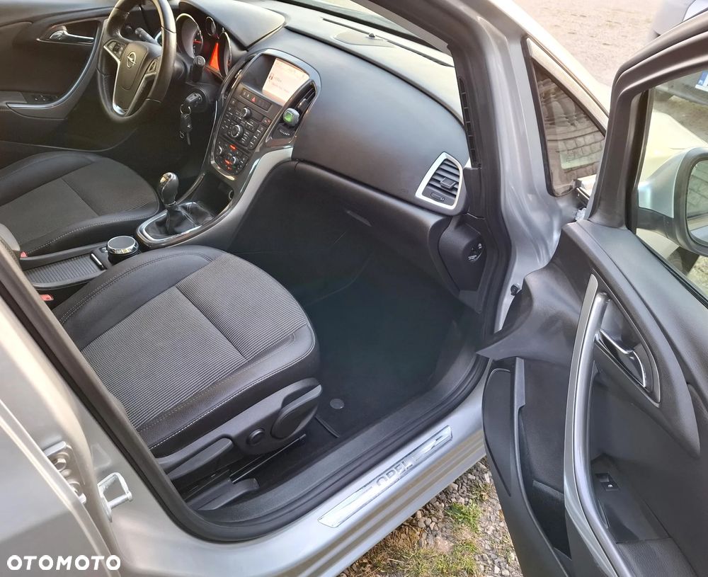 Opel Astra 1.4 Turbo Cosmo - 25