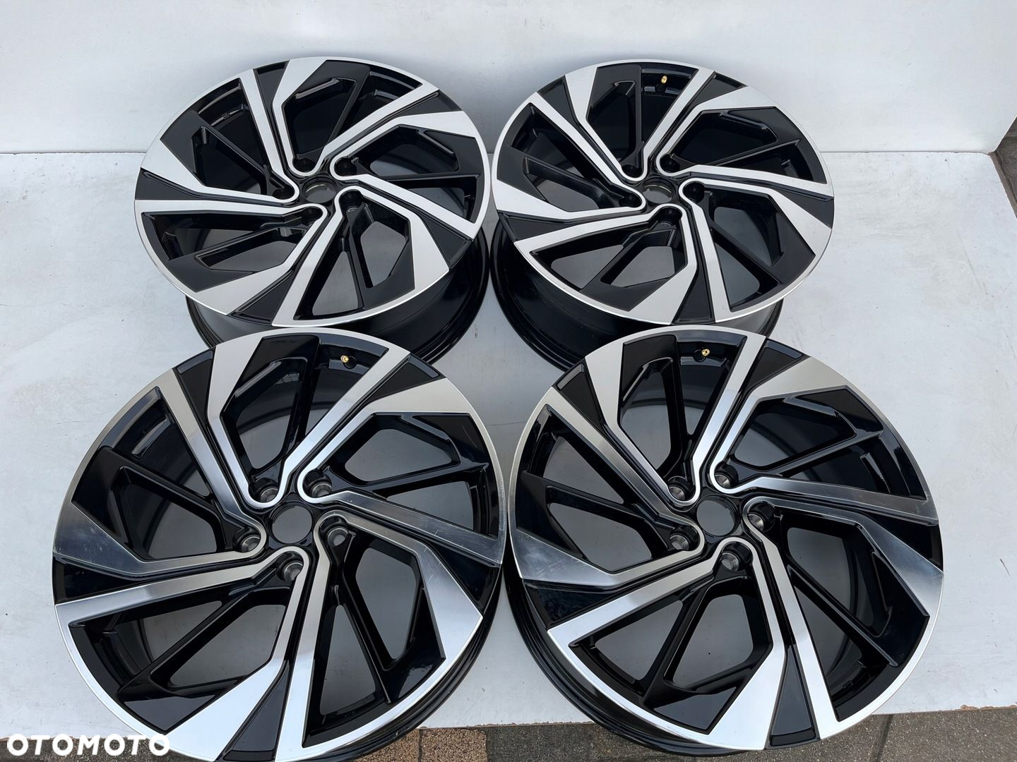 NISSAN QASHQAI III X TRAIL T33 JUKE II F16 FELGI 8JX20 ET40 5X114.3 - 2