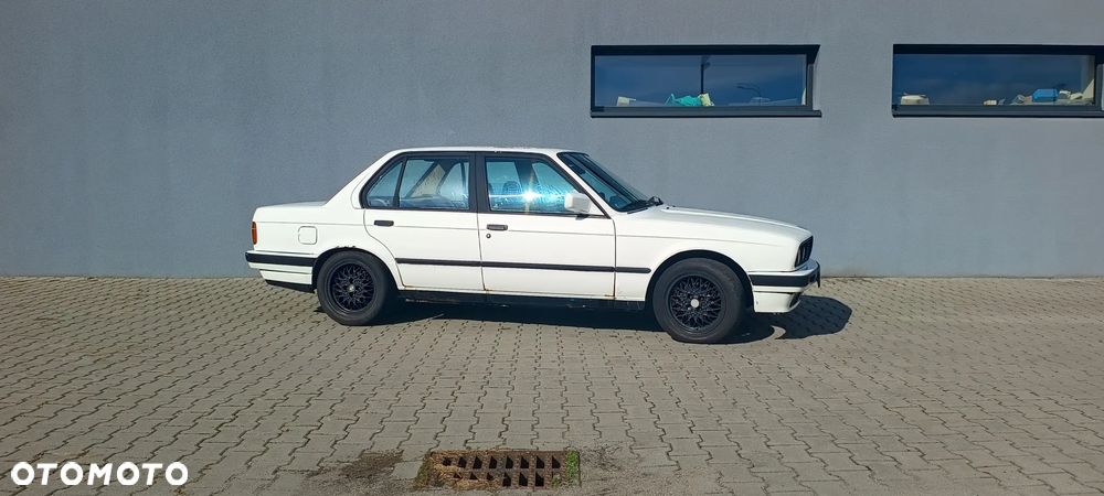 BMW Seria 3 320i - 4