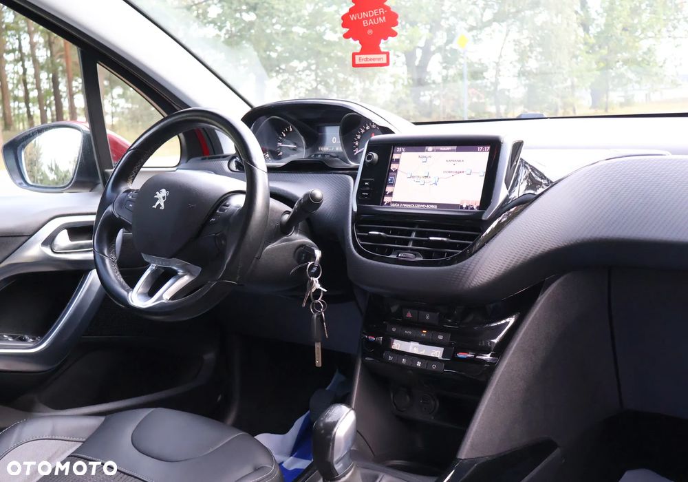 Peugeot 2008 1.2 Pure Tech Allure S&S - 29
