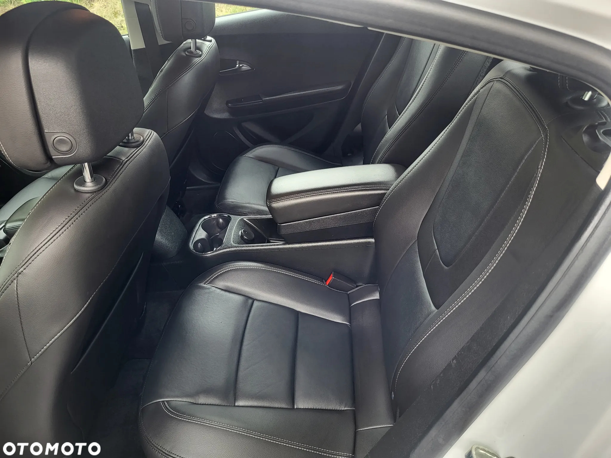 Mitsubishi Outlander ver-2-4-4wd-plug--in-hybrid-intro-edition - 22