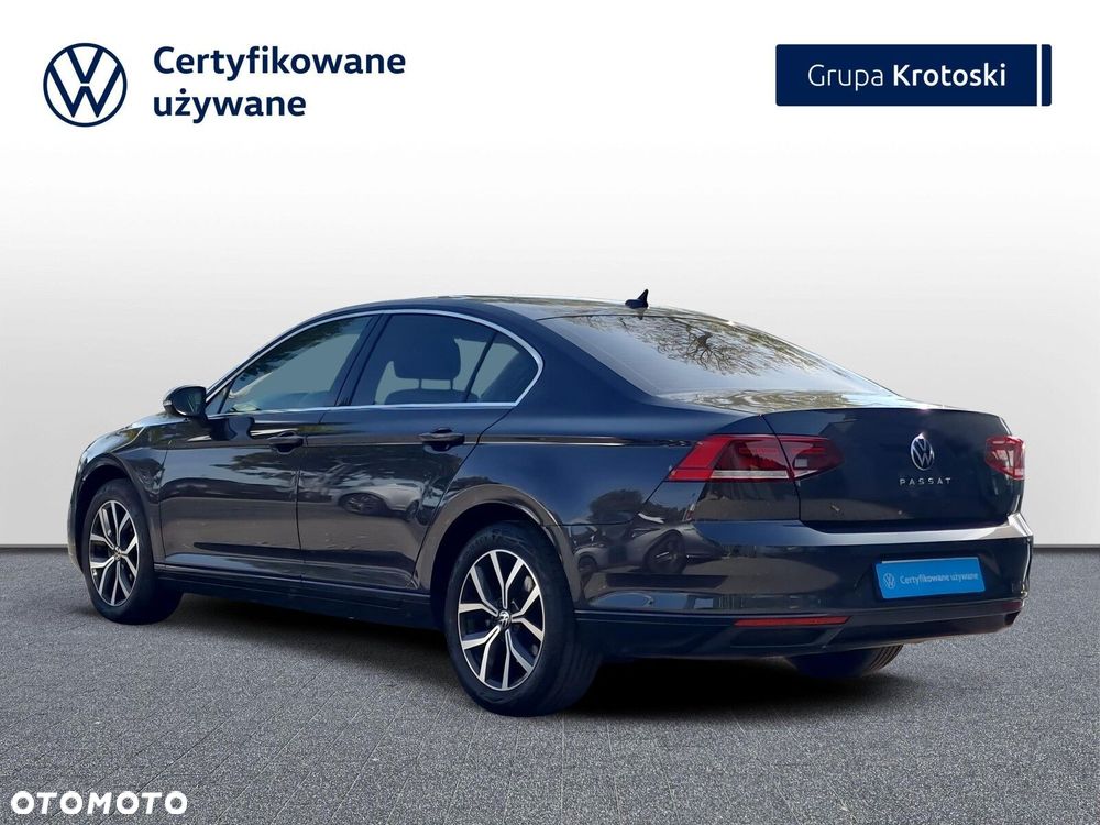 Volkswagen Passat - 4