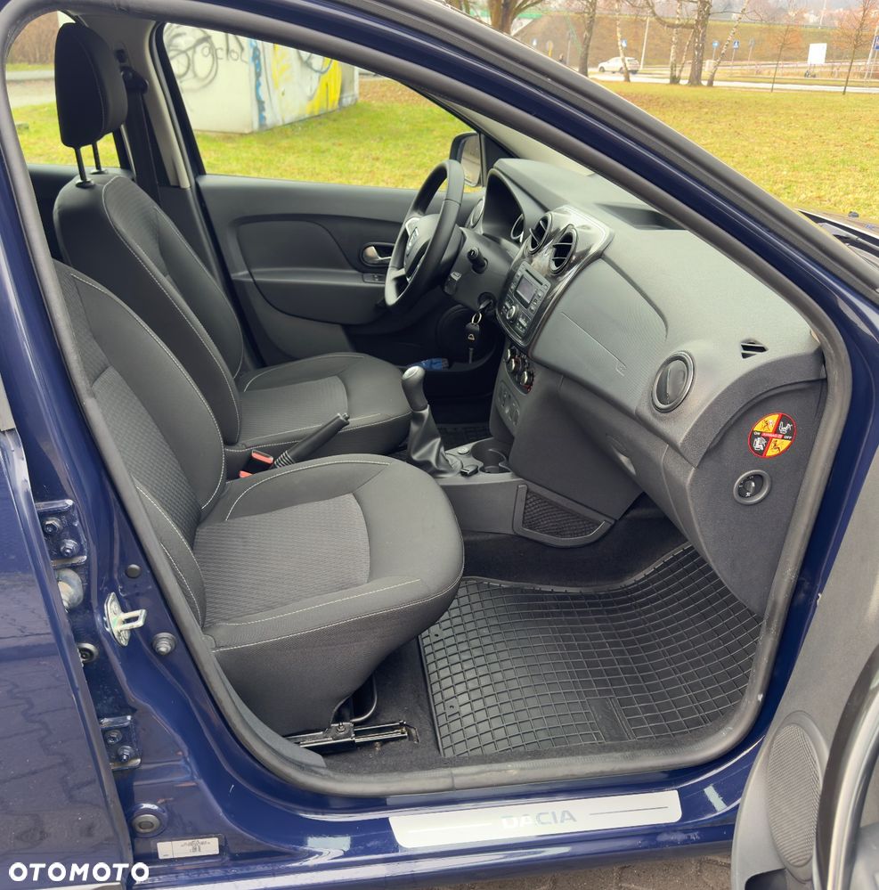 Dacia Logan TCe 90 S&S Celebration - 16