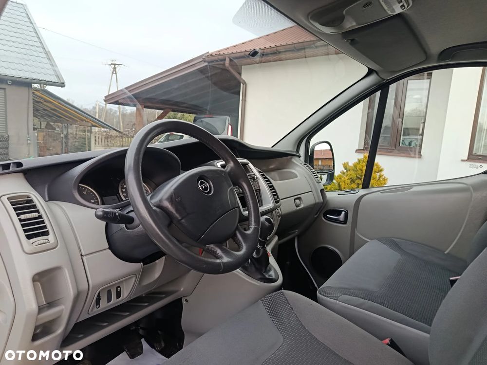Opel Vivaro 2.0 CDTi - 11