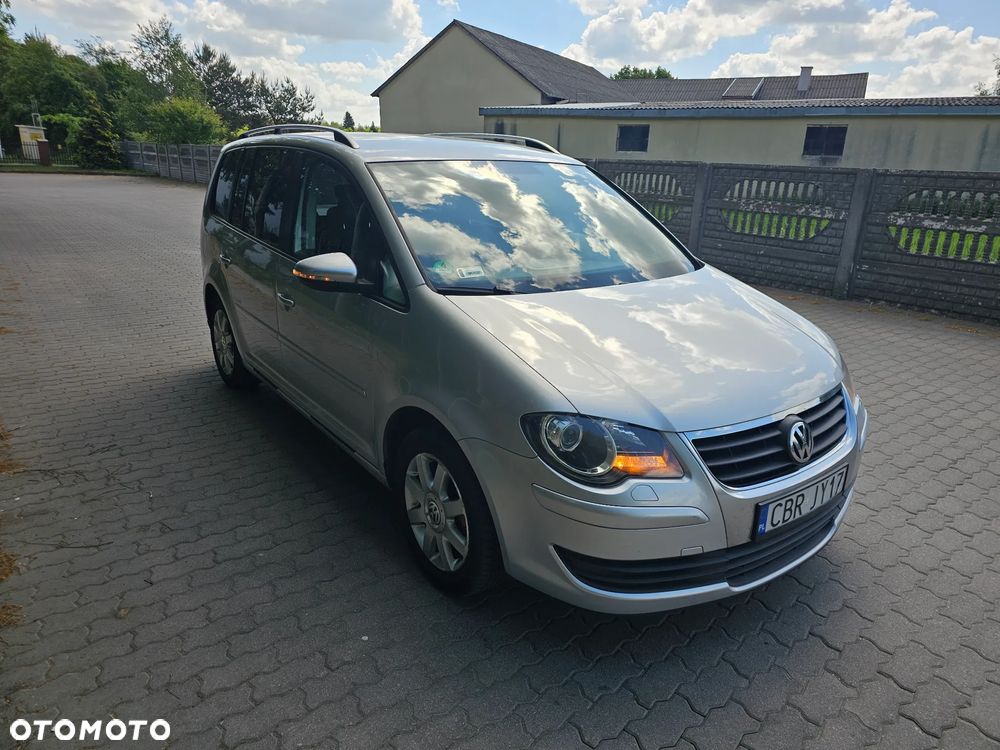 Volkswagen Touran 1.6 Conceptline - 2