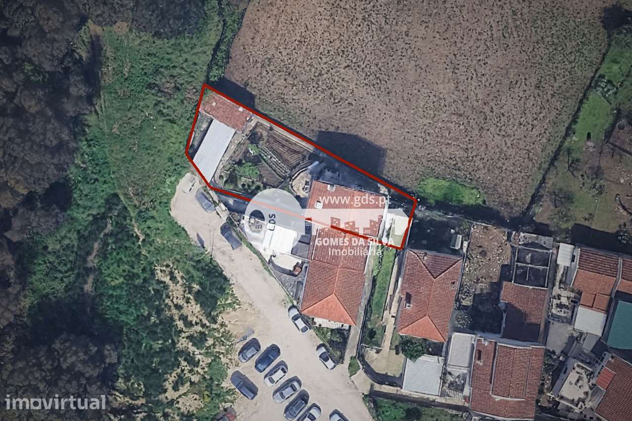 Moradia Bifamiliar com Potencial de Rentabilização – São Victor, Braga - Grande imagem: 2/34