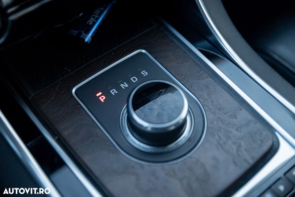 Jaguar XE - 9