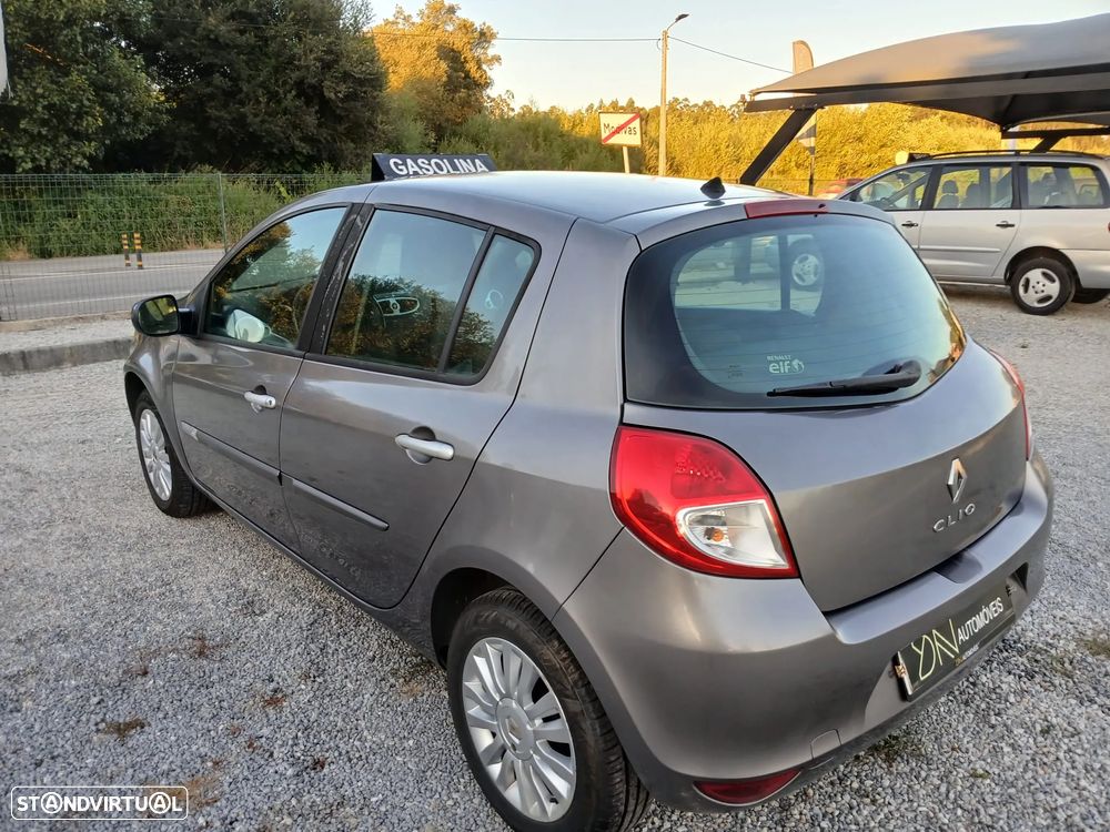 Renault Clio 1.2 16V Dynamique S - 8
