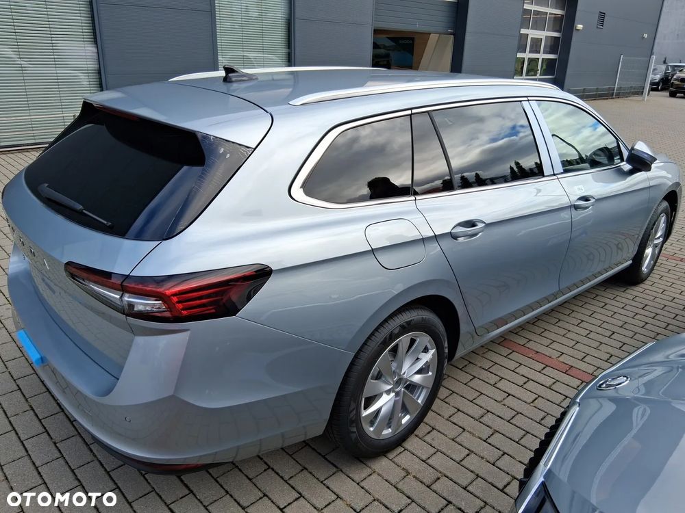 Skoda Superb 2.0 TSI Drive DSG - 4