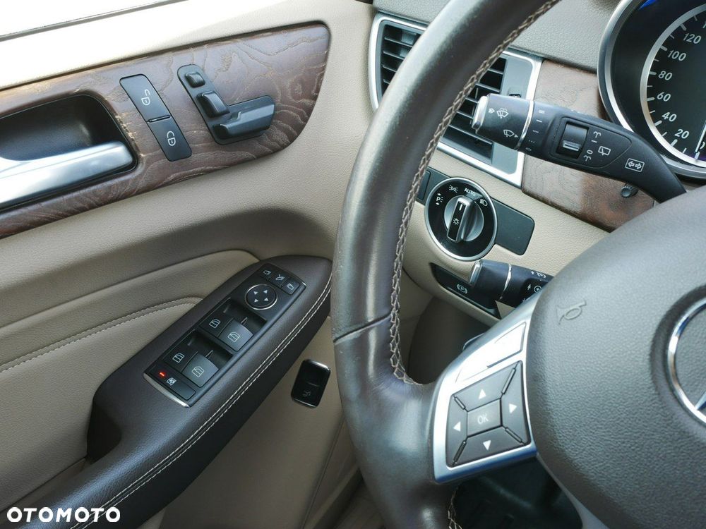 Mercedes-Benz ML - 19
