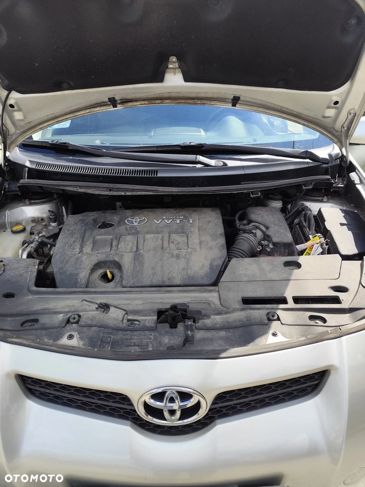 Toyota Auris 1.6 VVT-i Team - 11