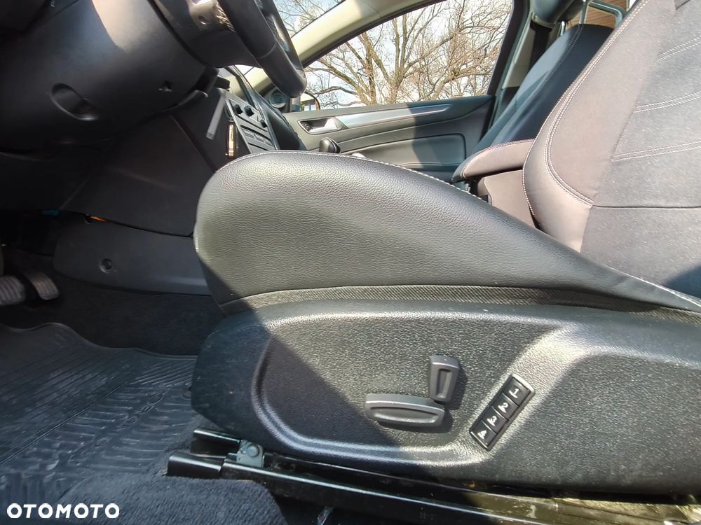 Ford Mondeo 2.0 TDCi Titanium - 31