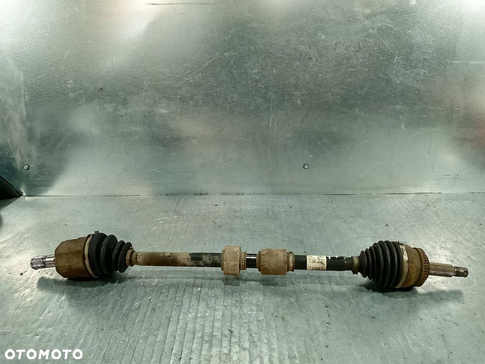 PÓŁOŚ PRAWA PRZÓD KIA CEE'D I 49500-1H210 1.6 CRDI - 1