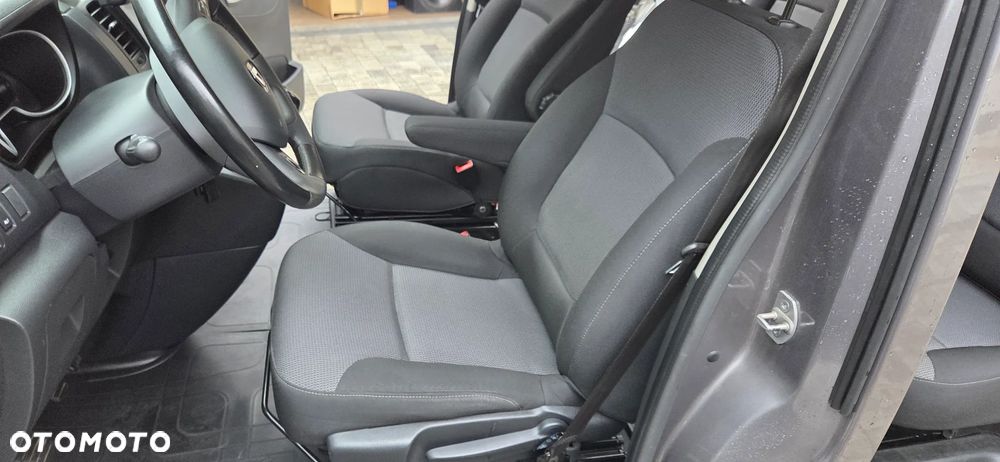 Renault Trafic Grand 2.0 dCi - 39
