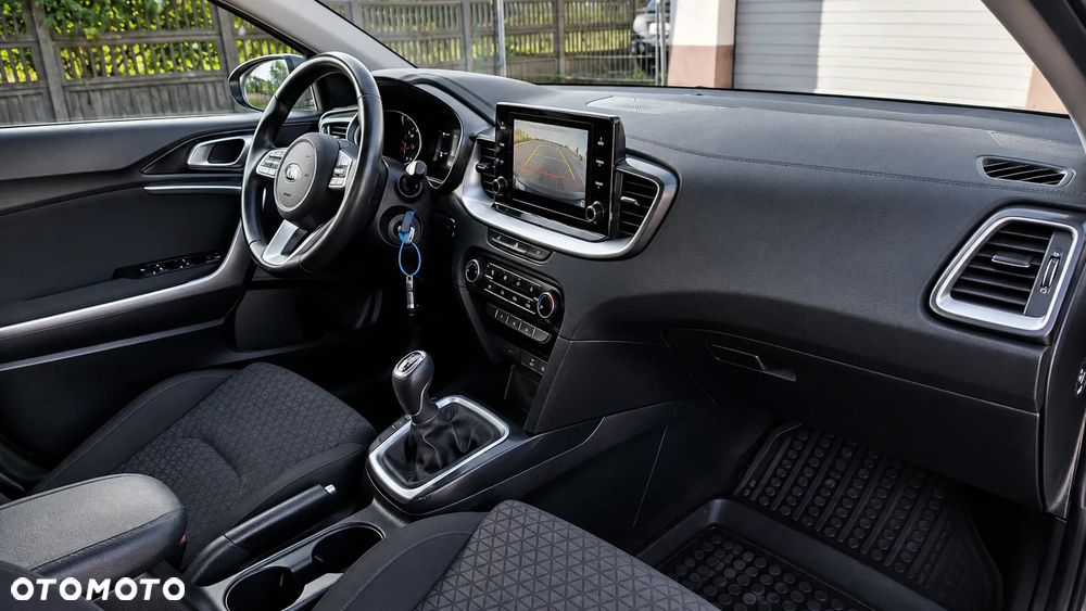 Kia Ceed 1.5 T-GDI Business Line Plus - 11