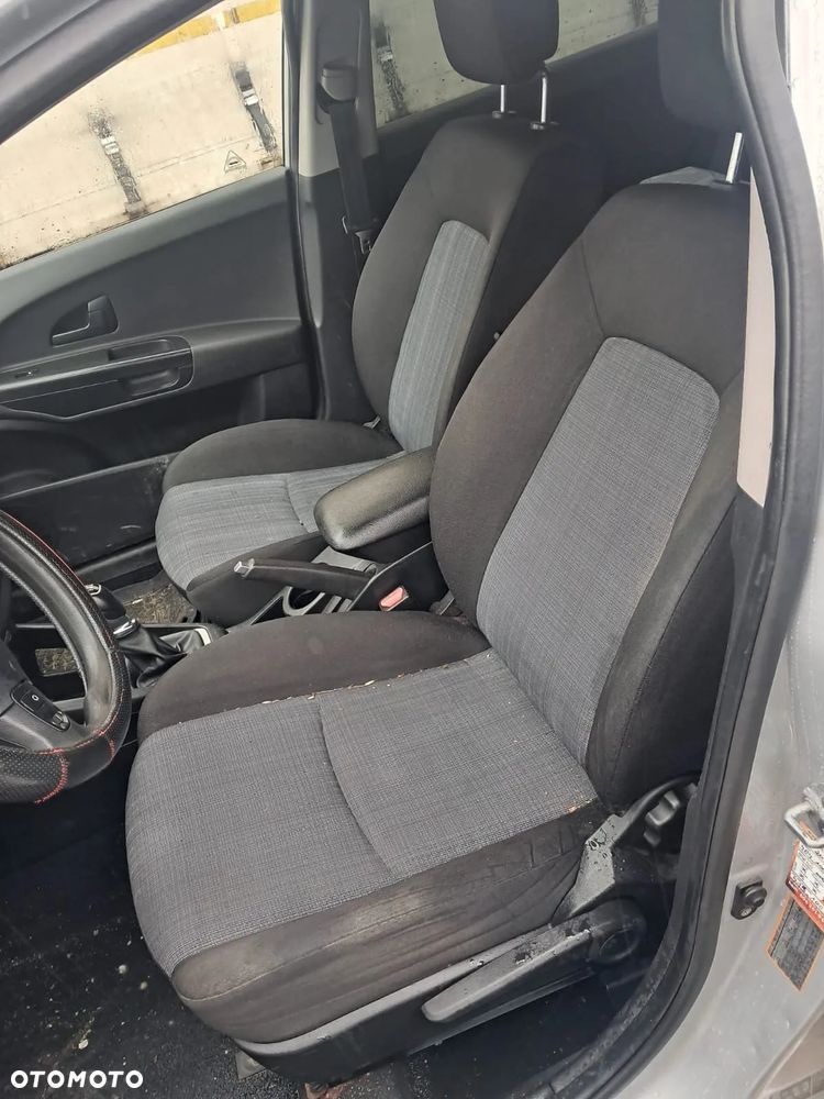 KIA CEED I LIFT 2011 HB 1.6 CRDI 16V SKRZYNIA MANUALNA 6B EUROPA 5D KOD LAK: 9S - 8