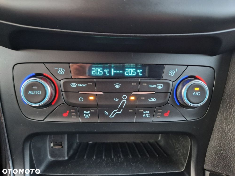 Ford Focus 1.0 EcoBoost Titanium - 16