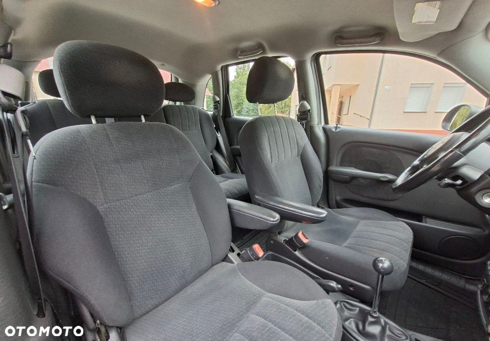 Chrysler PT Cruiser - 15