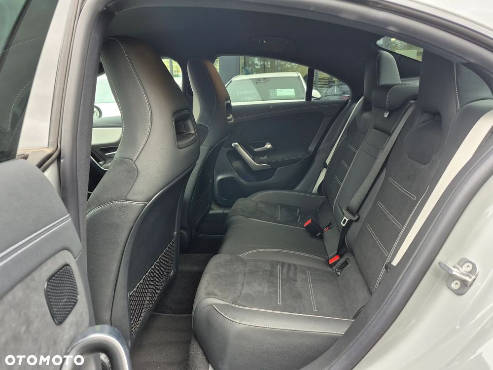 Mercedes-Benz CLA 200 AMG Line 7G-DCT - 22