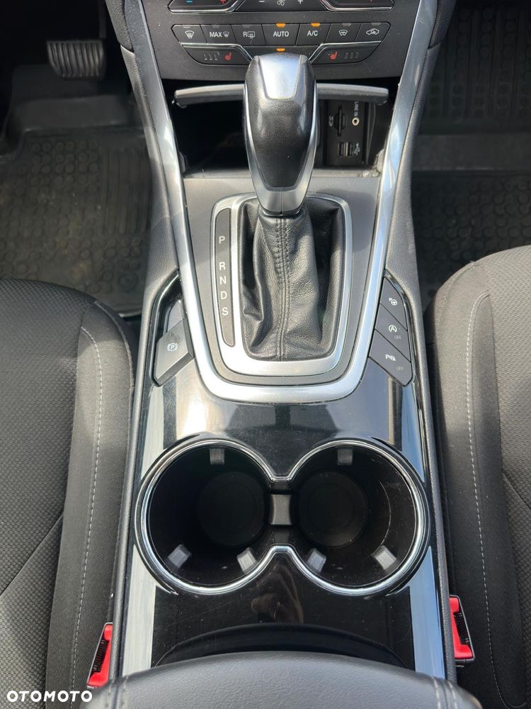 Ford S-Max 2.0 TDCi 4WD Titanium PowerShift - 7