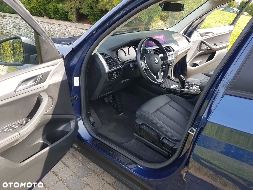 BMW X3 sDrive18d Business Edition - 17