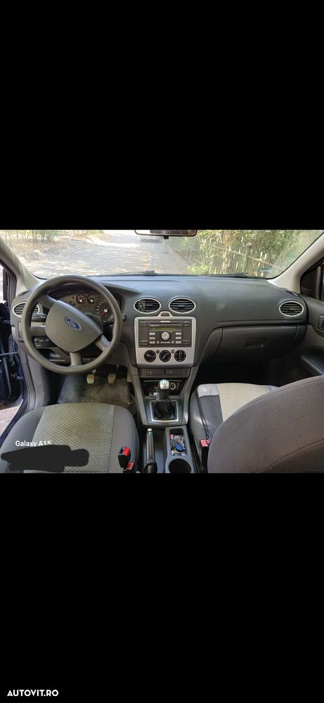 Ford Focus 1.6i Comfort - 7