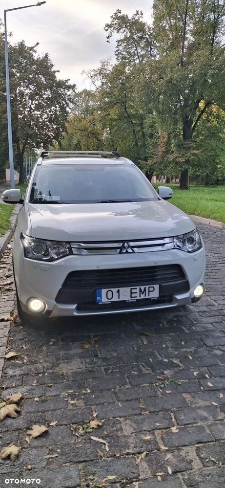 Mitsubishi Outlander - 11
