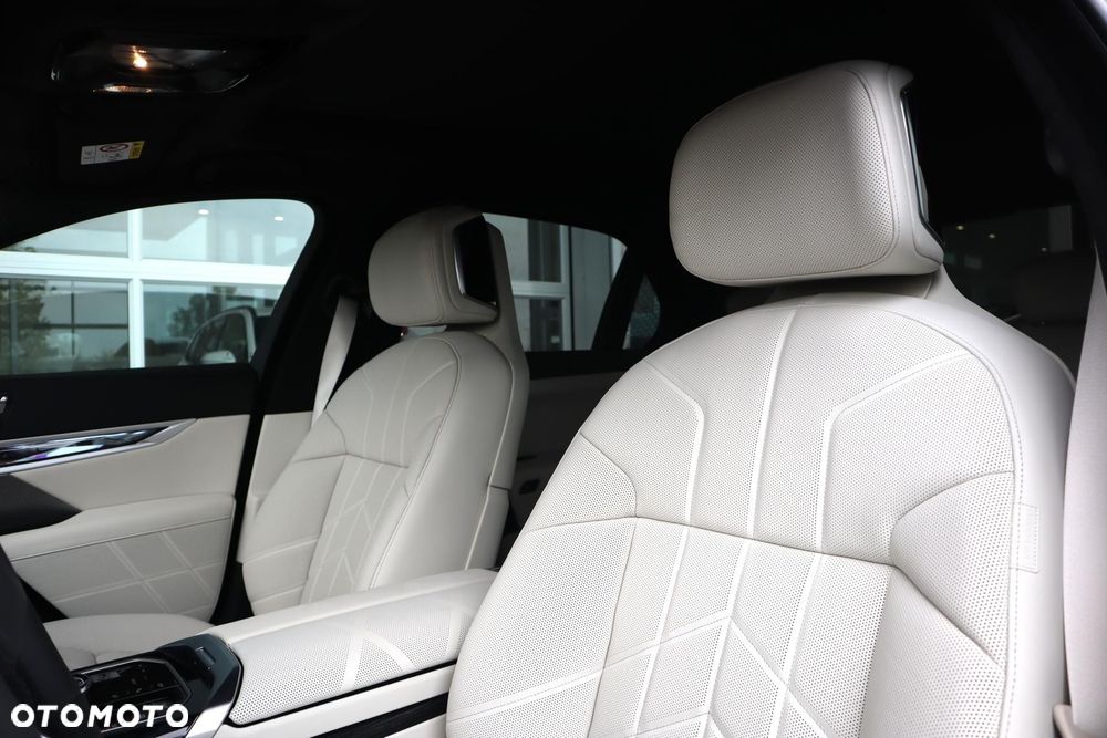 BMW Seria 7 - 13