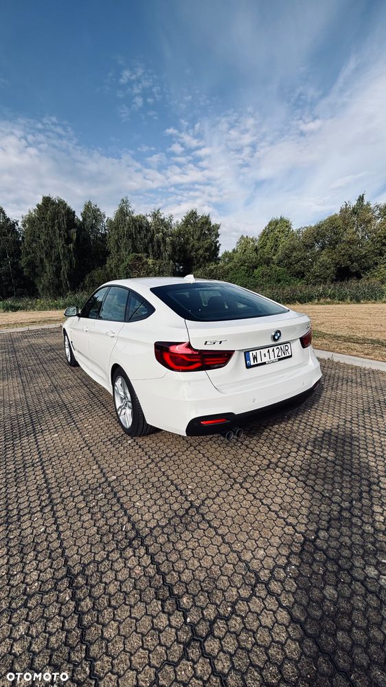 BMW Seria 3 330i xDrive - 11
