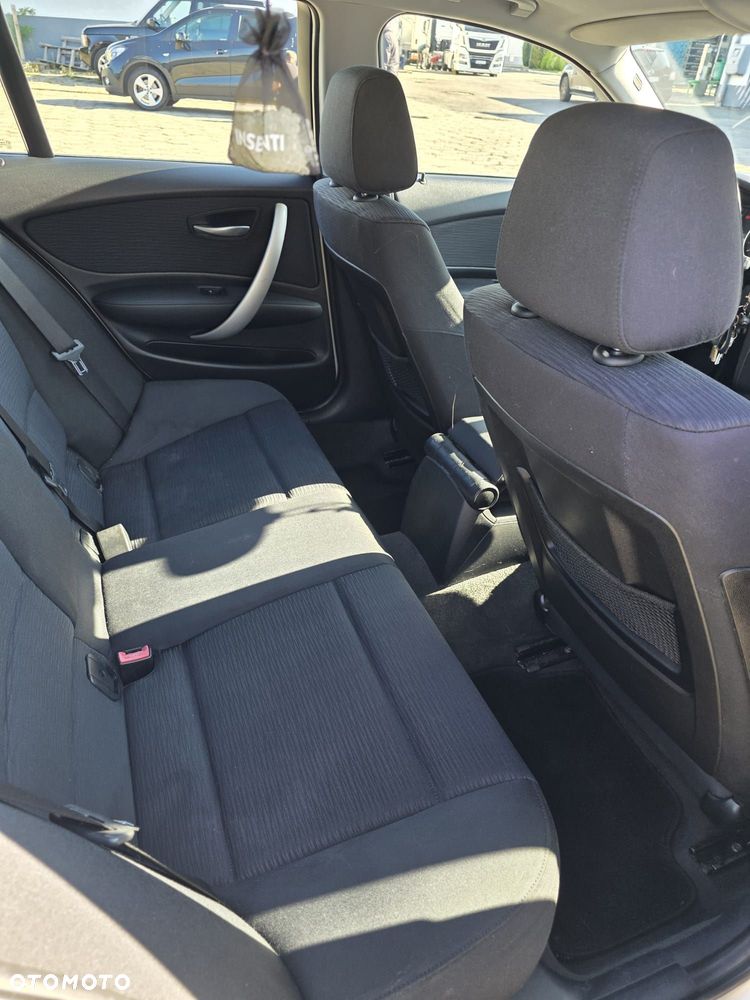 BMW Seria 1 120d - 12