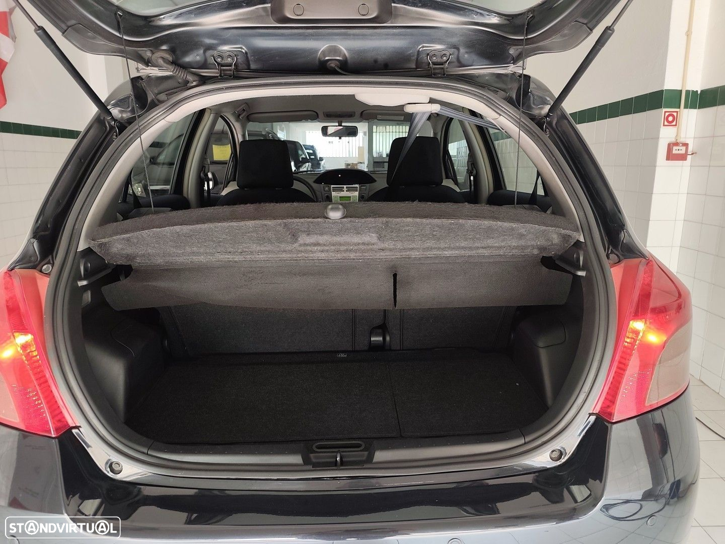 Toyota Yaris 1.0 VVT-i AC - 15