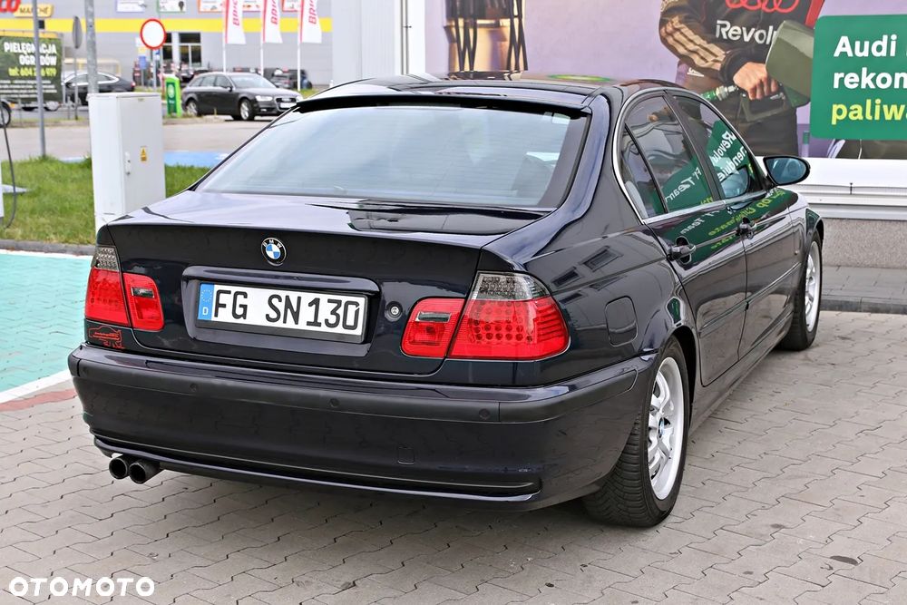 BMW Seria 3 320i - 17