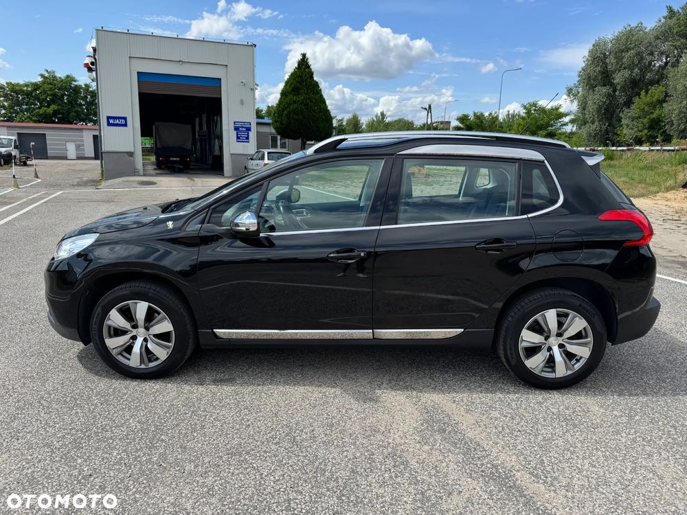 Peugeot 2008 1.2 Pure Tech GPF Allure S&S - 12