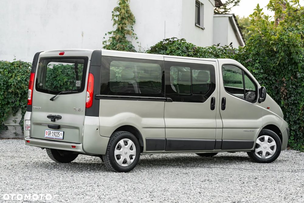 Renault Trafic Passenger L2H1 Expression - 11