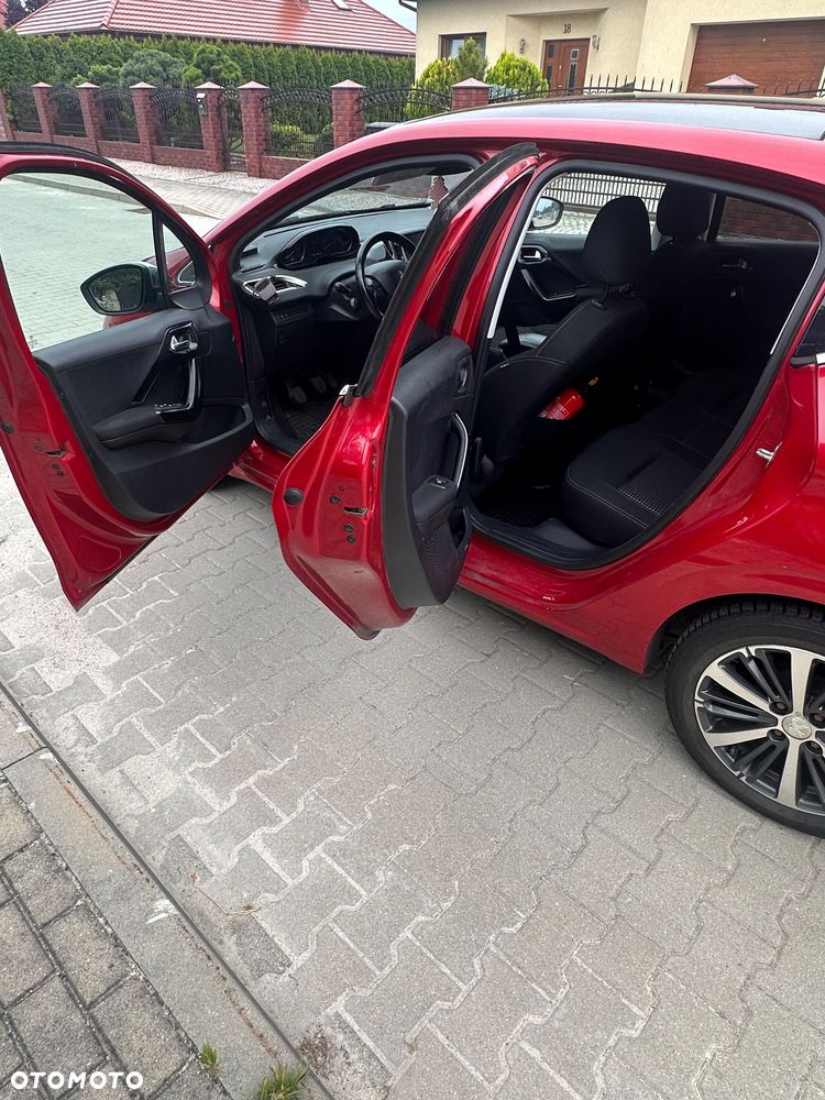 Peugeot 208 1.2 PureTech Allure - 5