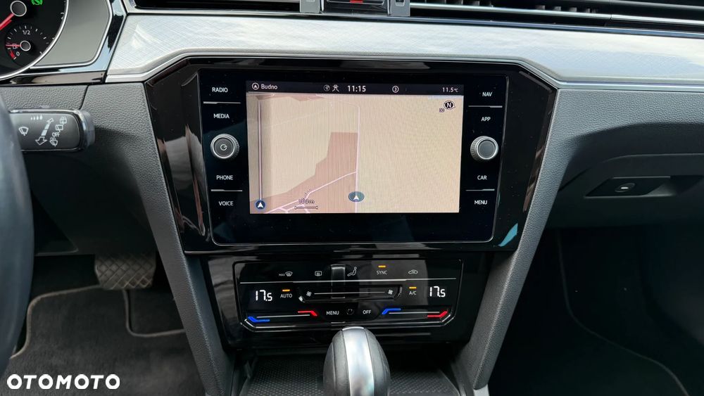 Volkswagen Passat 2.0 TDI SCR DSG Business - 27