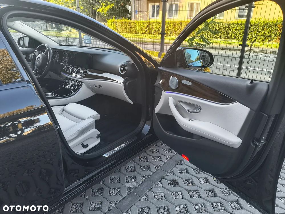 Mercedes-Benz Klasa E 200 9G-TRONIC - 8